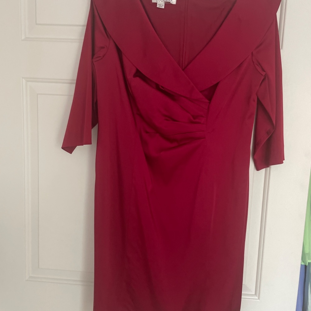 Gorgeous Formal/Semi-Formal Kay Unger elbow sleeve red cocktail dress